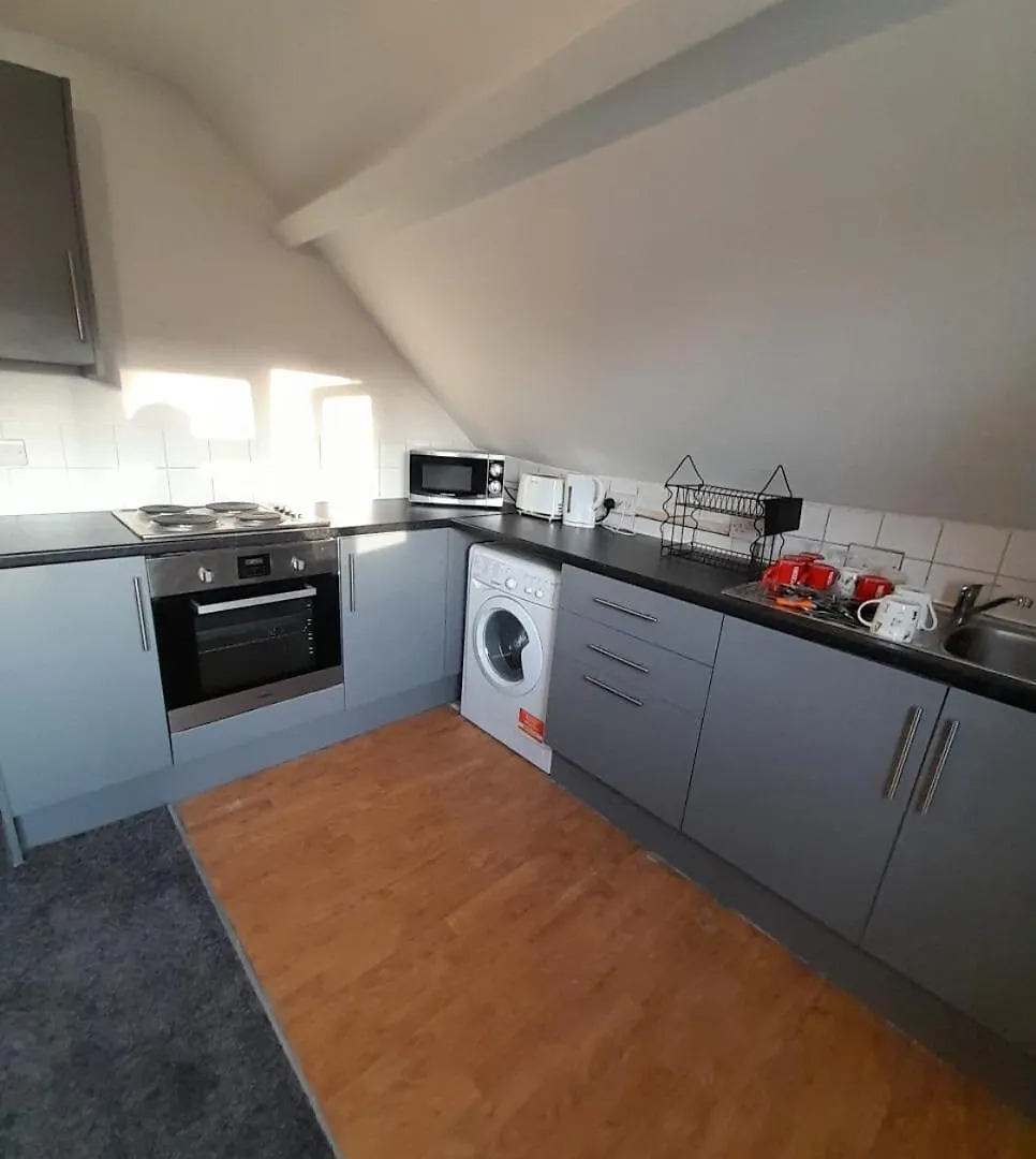 Entire Victoria Park Cardiff Apartment With Free Street Parking Bus 17 And 18 Direct To Cardiff City Centre, Fast Free Wi-Fi 0*,  Reino Unido