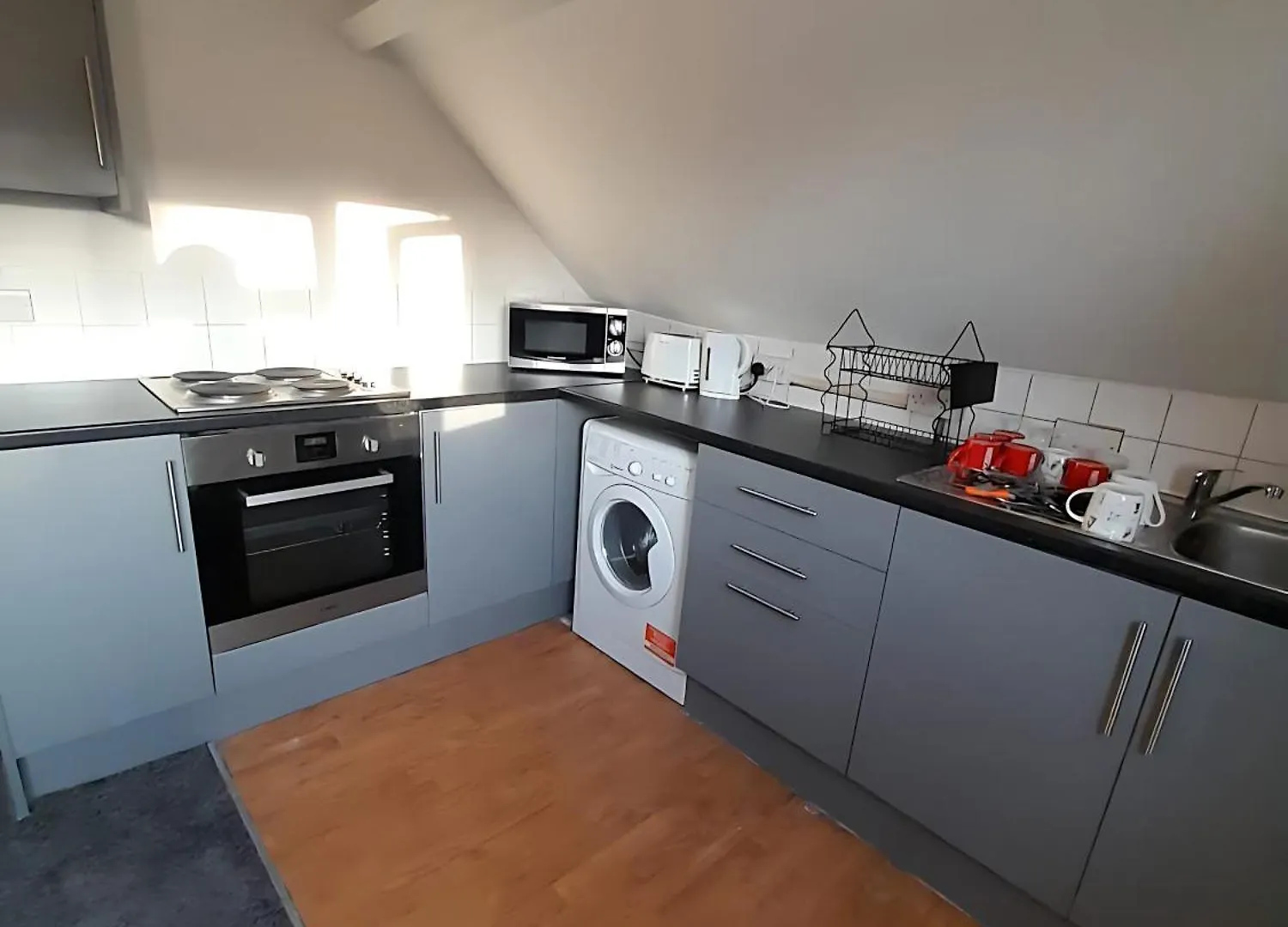 Entire Victoria Park Cardiff Apartment With Free Street Parking Bus 17 And 18 Direct To Cardiff City Centre, Fast Free Wi-Fi